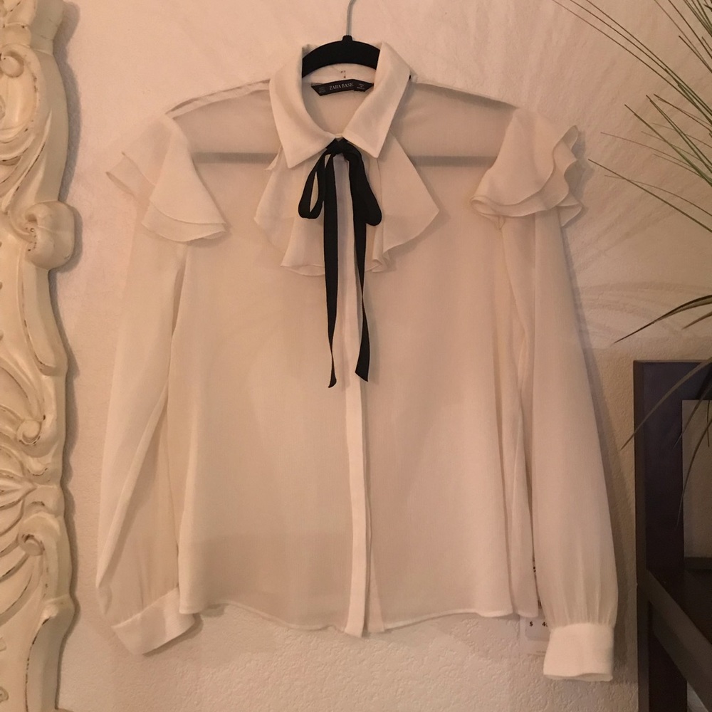 BRAND NEW beautiful blouse